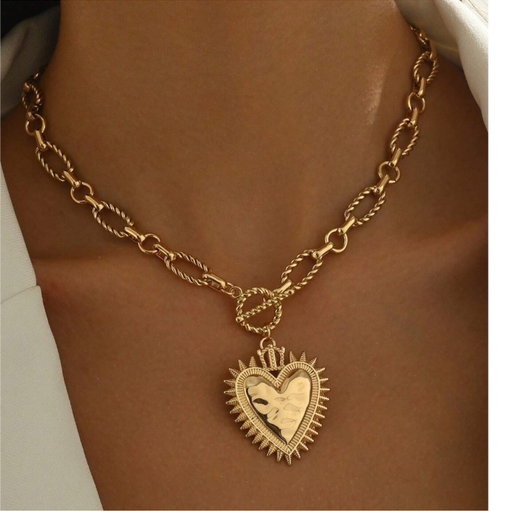Luxe Sacred Heart Statement Chain Toggle Necklace